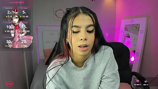 EMALINDA  HILSS online show from February 2025 11:55:01 AM