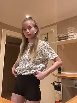 Hr Frk Olsen online show from March 2025 07:14:01 PM