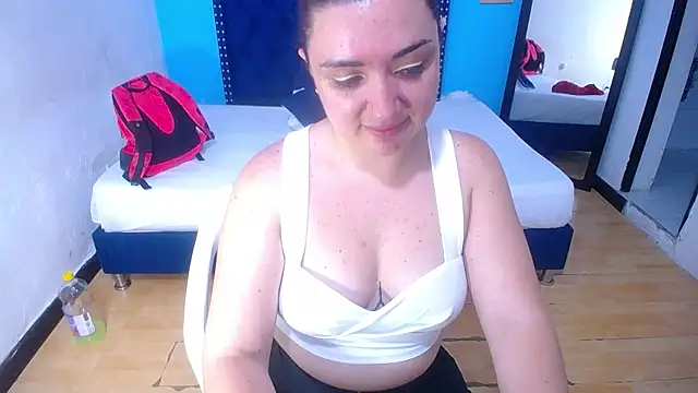 kinky redhead18 online show from November 2025 01:43:01 PM