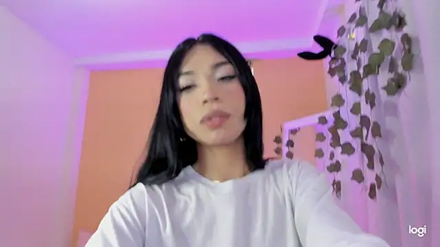 Snapshot of AndreaSweet_ chatting on February 2025 10:01:01 PM AndreaSweet  online show from February 2025 10:01:01 PM