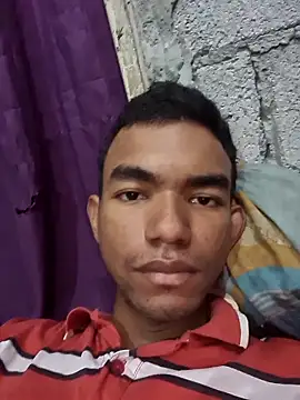 Reynold2608 online show from November 2025 01:32:02 PM