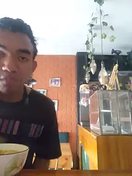 Snapshot of Reynold2608 chatting on May 2026 08:48:02 PM Reynold2608 online show from May 2026 08:48:02 PM