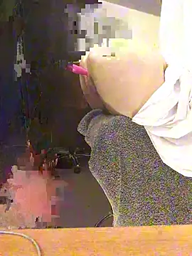 Snapshot of Inseminator69 chatting on December 2024 02:31:02 PM Inseminator69 online show from December 2024 02:31:02 PM