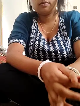 Snapshot of Priya_2222 chatting on March 2025 08:02:01 AM Priya 2222 online show from March 2025 08:02:01 AM