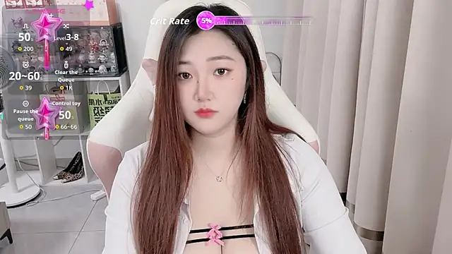 Snapshot of Stars_Elyn chatting on October 2025 11:54:01 AM Stars Elyn online show from October 2025 11:54:01 AM