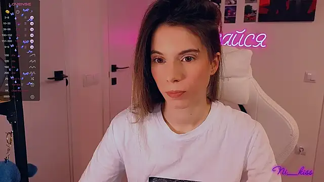 Snapshot of _ni_kiss chatting on November 2025 03:44:02 PM ni kiss online show from November 2025 03:44:02 PM