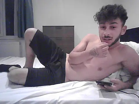 Iulianmarius12 online show from November 2025 09:46:02 PM