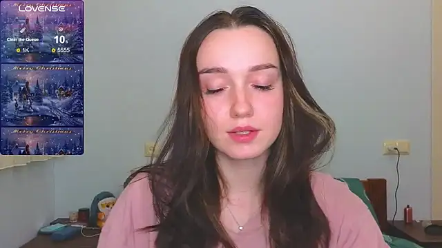 Snapshot of Wild_Sophie_ chatting on January 2025 08:00:01 PM Wild Sophie online show from January 2025 08:00:01 PM