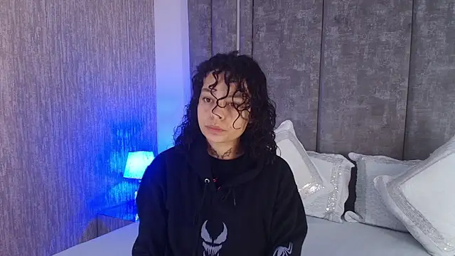 Snapshot of KatherineGomez chatting on February 2026 01:03:01 AM KatherineGomez online show from February 2026 01:03:01 AM