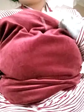 Snapshot of victoriamira chatting on December 2025 06:40:01 AM victoriamira online show from December 2025 06:40:01 AM