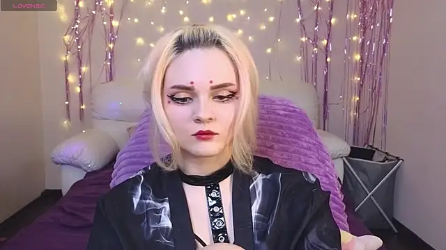 Snapshot of One_Moment_ chatting on March 2025 12:27:02 AM One Moment online show from March 2025 12:27:02 AM