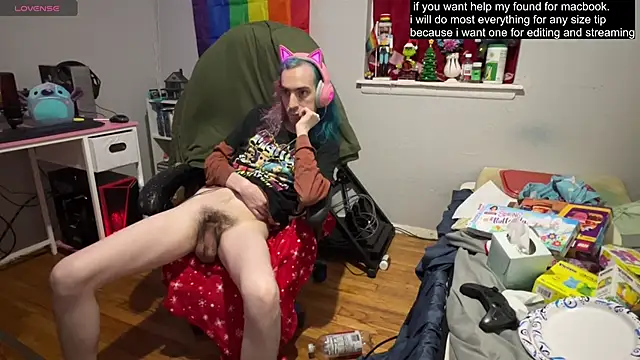 Snapshot of tallnerdyguy chatting on March 2025 04:05:02 AM tallnerdyguy online show from March 2025 04:05:02 AM