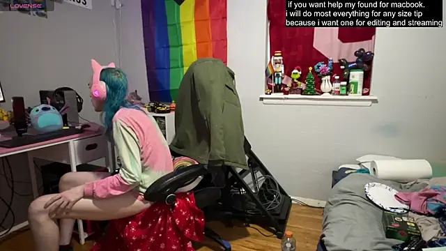 Snapshot of tallnerdyguy chatting on March 2025 04:41:01 AM tallnerdyguy online show from March 2025 04:41:01 AM