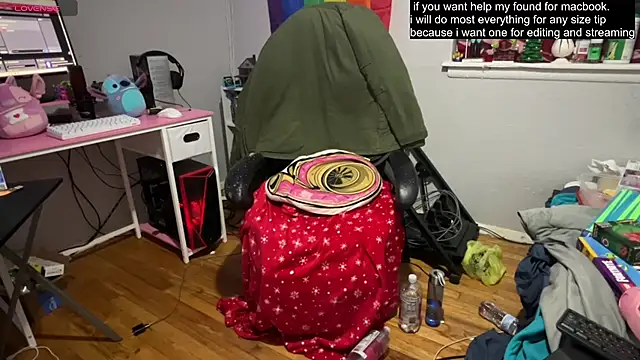 Snapshot of tallnerdyguy chatting on March 2025 01:37:02 AM tallnerdyguy online show from March 2025 01:37:02 AM