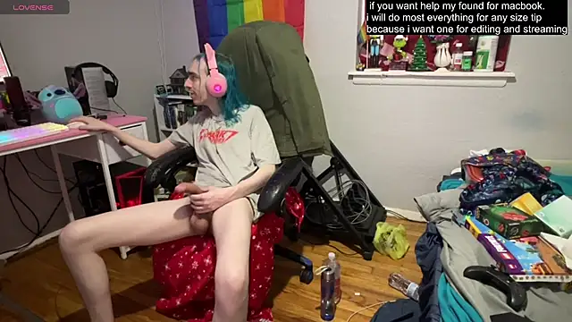 Snapshot of tallnerdyguy chatting on March 2025 04:43:01 AM tallnerdyguy online show from March 2025 04:43:01 AM