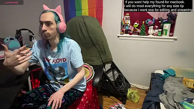 Snapshot of tallnerdyguy chatting on March 2025 01:30:02 AM tallnerdyguy online show from March 2025 01:30:02 AM