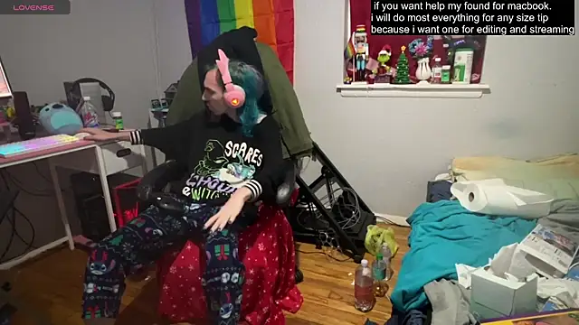 Snapshot of tallnerdyguy chatting on March 2025 02:25:02 AM tallnerdyguy online show from March 2025 02:25:02 AM