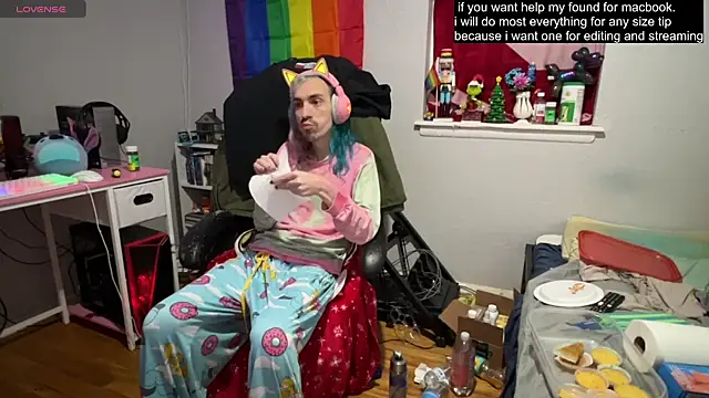 Snapshot of tallnerdyguy chatting on March 2025 02:18:02 AM tallnerdyguy online show from March 2025 02:18:02 AM