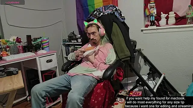 Snapshot of tallnerdyguy chatting on September 2025 02:35:02 AM tallnerdyguy online show from September 2025 02:35:02 AM