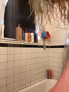 Snapshot of tallnerdyguy chatting on September 2025 09:27:01 PM tallnerdyguy online show from September 2025 09:27:01 PM