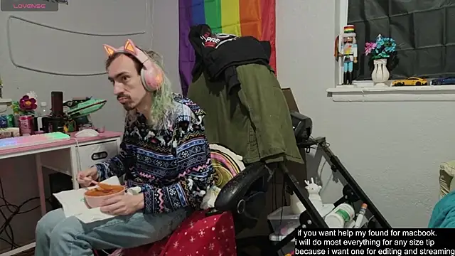 Snapshot of tallnerdyguy chatting on October 2025 01:36:02 AM tallnerdyguy online show from October 2025 01:36:02 AM