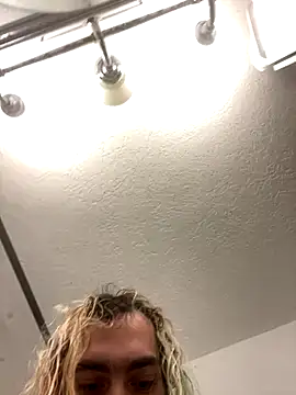 Snapshot of tallnerdyguy chatting on October 2025 09:20:01 PM tallnerdyguy online show from October 2025 09:20:01 PM