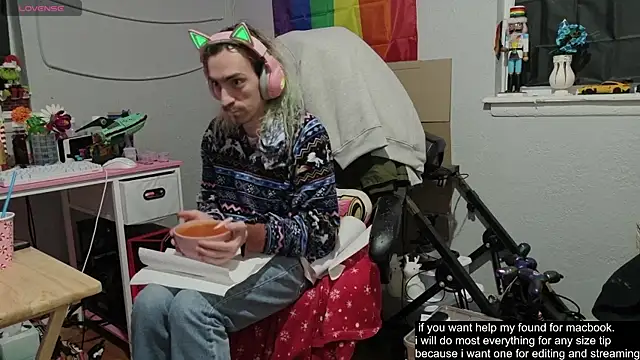 Snapshot of tallnerdyguy chatting on December 2025 03:58:02 AM tallnerdyguy online show from December 2025 03:58:02 AM