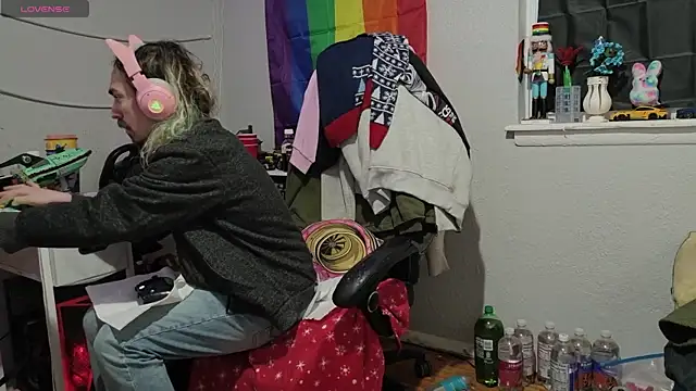 Snapshot of tallnerdyguy chatting on January 2026 03:34:01 AM tallnerdyguy online show from January 2026 03:34:01 AM