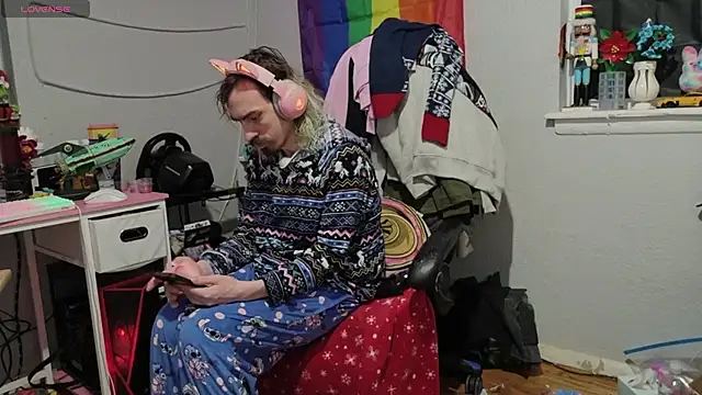 Snapshot of tallnerdyguy chatting on February 2026 03:05:01 AM tallnerdyguy online show from February 2026 03:05:01 AM