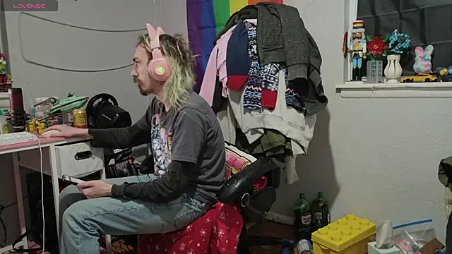 Snapshot of tallnerdyguy chatting on February 2026 03:21:02 AM tallnerdyguy online show from February 2026 03:21:02 AM