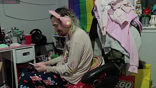 Snapshot of tallnerdyguy chatting on February 2026 03:36:01 AM tallnerdyguy online show from February 2026 03:36:01 AM