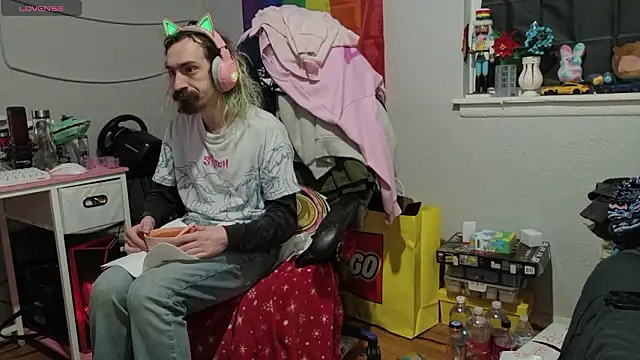 Snapshot of tallnerdyguy chatting on February 2026 02:22:01 AM tallnerdyguy online show from February 2026 02:22:01 AM