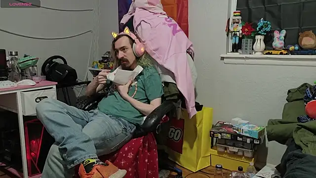 Snapshot of tallnerdyguy chatting on March 2026 02:35:02 AM tallnerdyguy online show from March 2026 02:35:02 AM