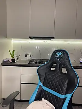 CurlyLara online show from April 2026 06:19:02 PM