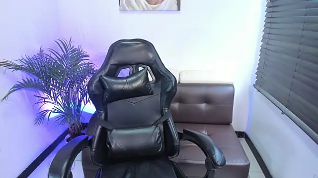 lunoxx  online show from November 2025 04:49:02 PM