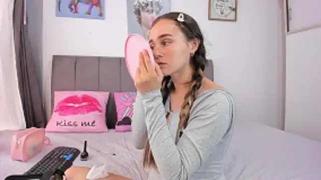 naughtyloverss online show from December 2025 03:51:02 PM