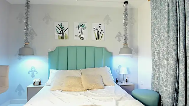 Khenta Michells online show from March 2025 10:44:02 AM