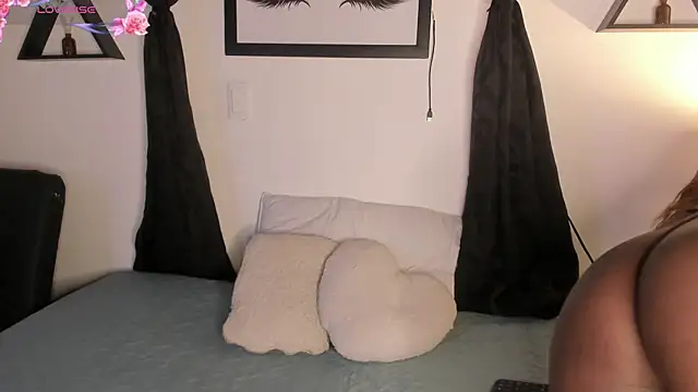 Khenta Michells online show from February 2026 10:41:02 AM