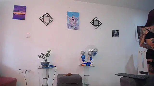 Snapshot of vixenxqueens chatting on September 2025 07:49:01 PM vixenxqueens online show from September 2025 07:49:01 PM