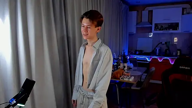 Snapshot of AndrewwCarter2 chatting on February 2025 06:12:01 PM AndrewwCarter2 online show from February 2025 06:12:01 PM