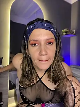 Snapshot of gwen_ashly chatting on February 2026 07:23:02 PM gwen ashly online show from February 2026 07:23:02 PM