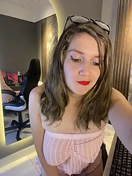 gwen ashly online show from April 2026 09:40:02 PM