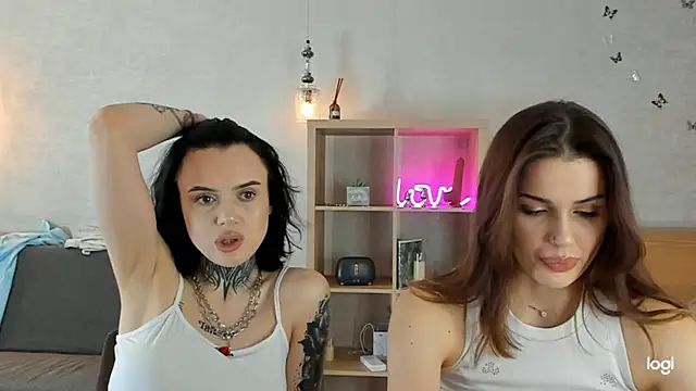 Snapshot of KeithTown chatting on December 2024 08:33:02 AM KeithTown online show from December 2024 08:33:02 AM