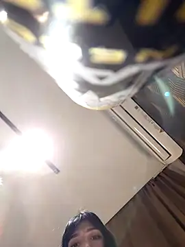 Snapshot of KeithTown chatting on November 2025 06:10:02 PM KeithTown online show from November 2025 06:10:02 PM