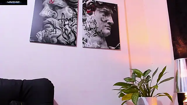 CruzVega online show from November 2025 11:08:02 PM