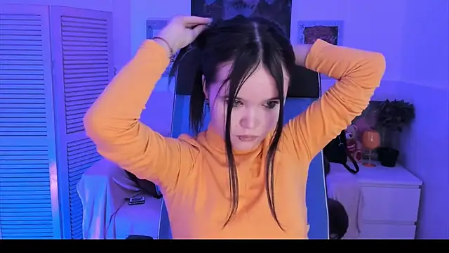 Elainebeness online show from October 2025 07:09:02 PM