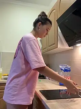 Snapshot of PoppyRobinson chatting on December 2024 08:05:01 AM PoppyRobinson online show from December 2024 08:05:01 AM