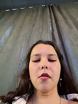 Snapshot of PoppyRobinson chatting on December 2024 12:06:01 PM PoppyRobinson online show from December 2024 12:06:01 PM