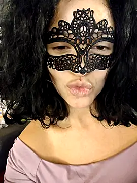 salomea r online show from December 2025 07:32:01 PM