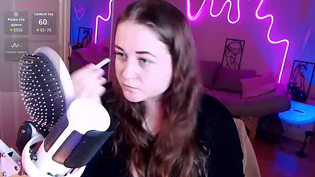 LizzyShine online show from September 2025 04:30:01 PM